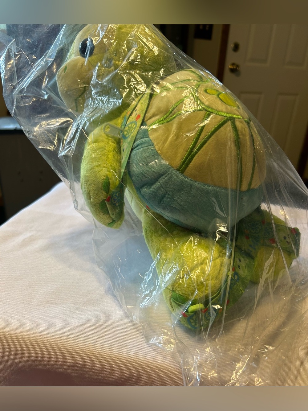 Olu Mel Sea Turtle Backpack Plush - Sealed in original bag. - Picture 2 of 4